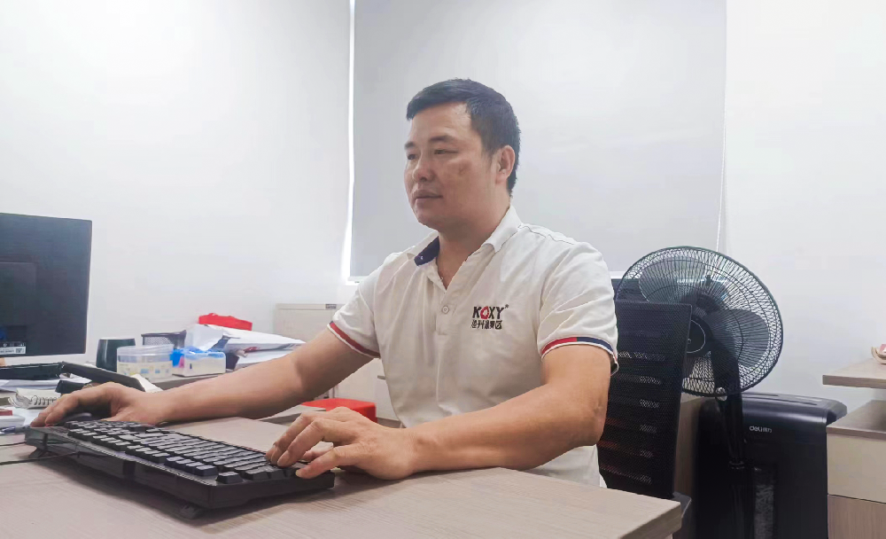 敬業有爲(wei)，與光(guang)衕行——港興(xing)源(yuan)員(yuan)工(gong)風採展(zhan)示